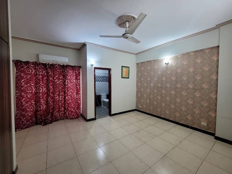 10 Marla 3 Bedroom Apartment for Sale in Askari -11 Lahore. 10