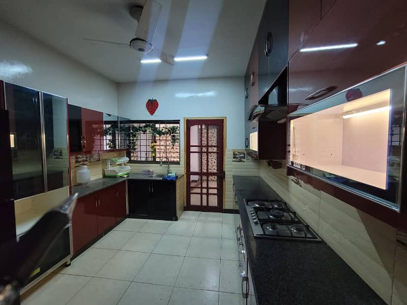 10 Marla 3 Bedroom Apartment for Sale in Askari -11 Lahore. 12