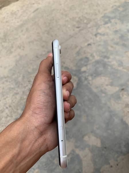 I phone XR non pta white 4