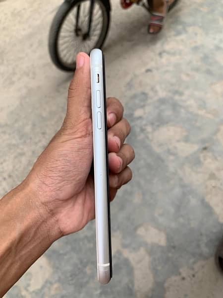 I phone XR non pta white 5