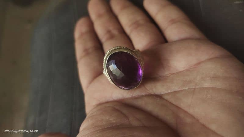 Purple zircon Sri Lanka 4