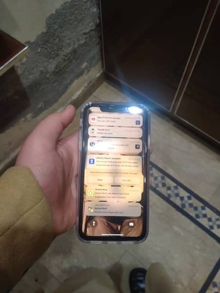 iPhone XR 1