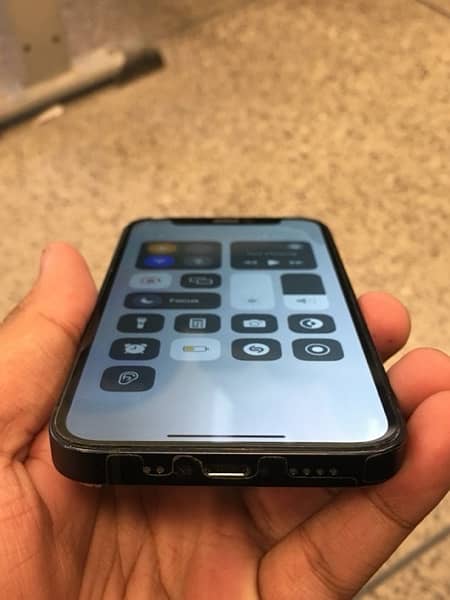 iphone 12 mini 4