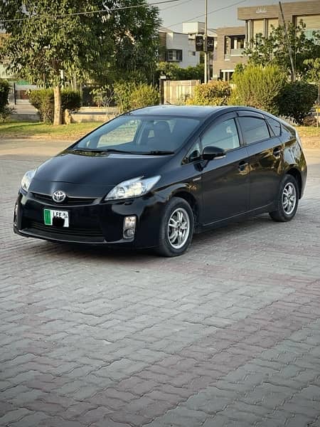 Toyota Prius 2011 1