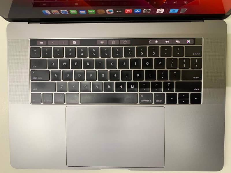 MacBook Pro 2017 i7 Display 15.4inches 3