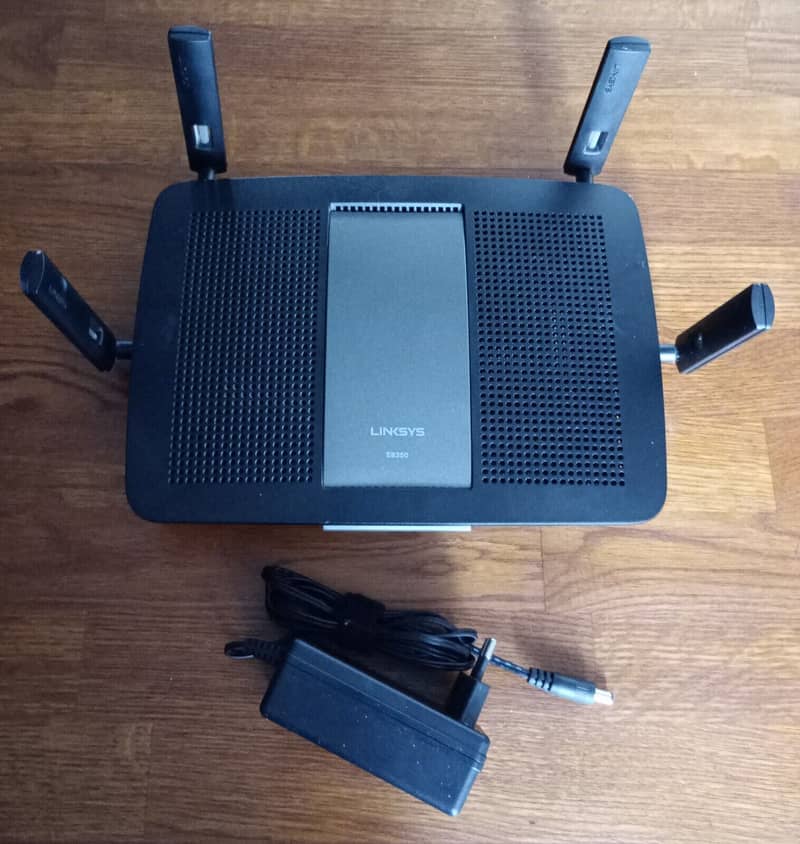 Linksys Wifi Router/E8350/AC2400/Dual-Band Gigabit Wi-Fi Router (Used) 1
