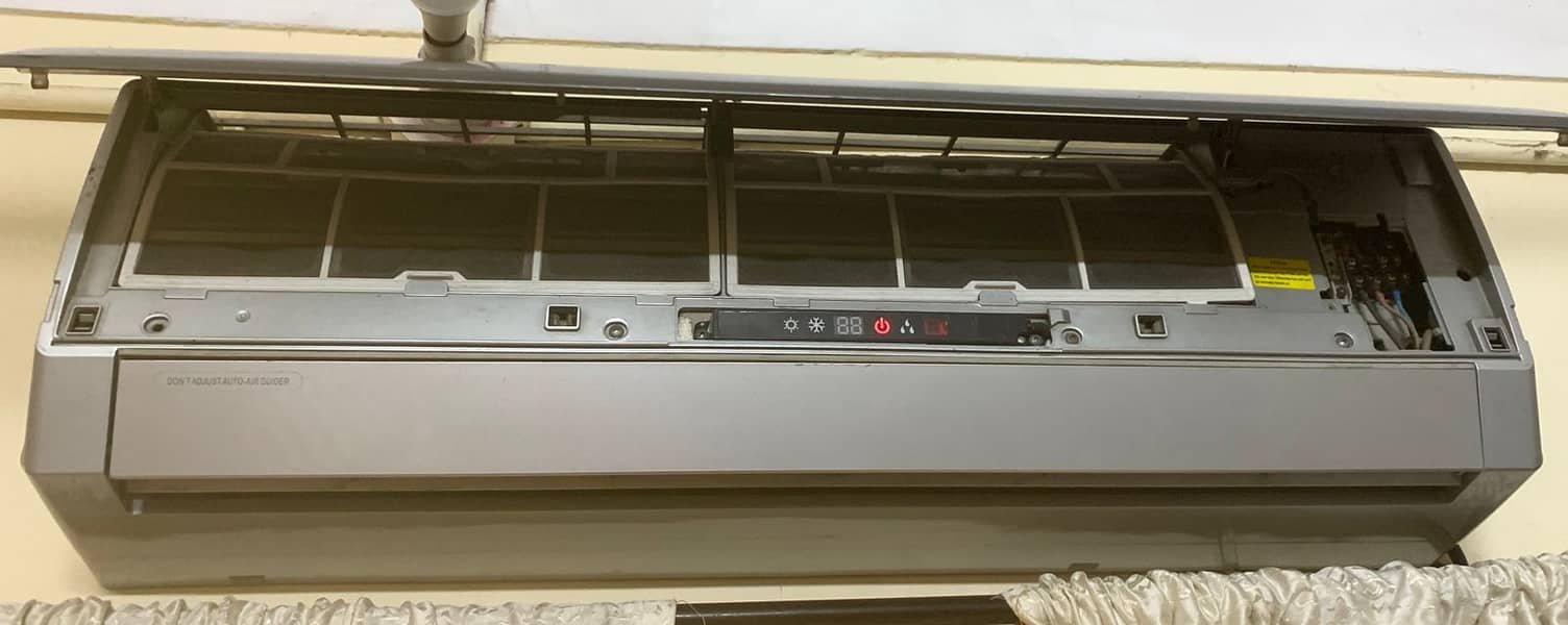 G10 Gree 1.5 ton DC Inverter Air conditioner (Cool & Heat) for sale 1