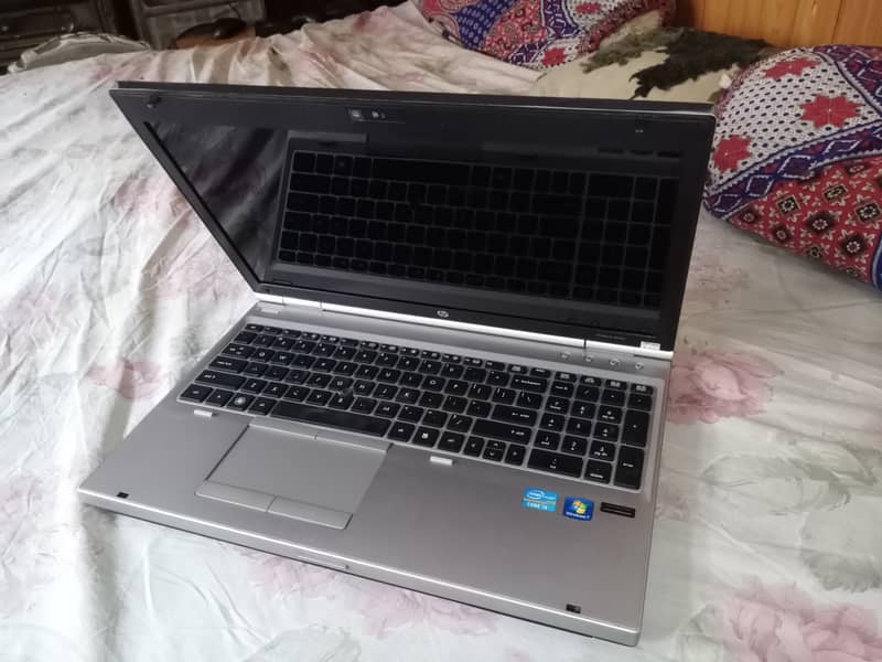 HP 8560 core i5 graphic laptop 1