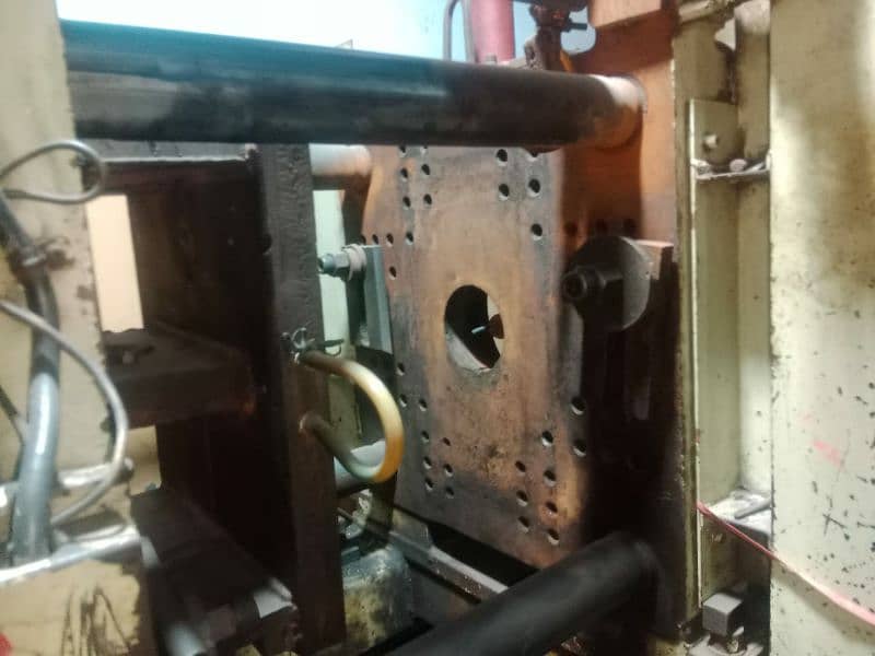 Injection molding machine Nigata Nn100B 3