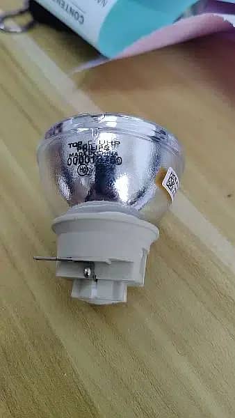 Projector Bulb / Lamp / Lens 1