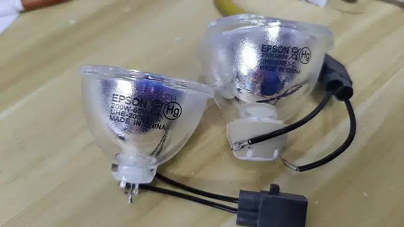 Projector Bulb / Lamp / Lens 10