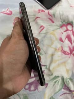 iphone xs 256gb official pta aproved 0