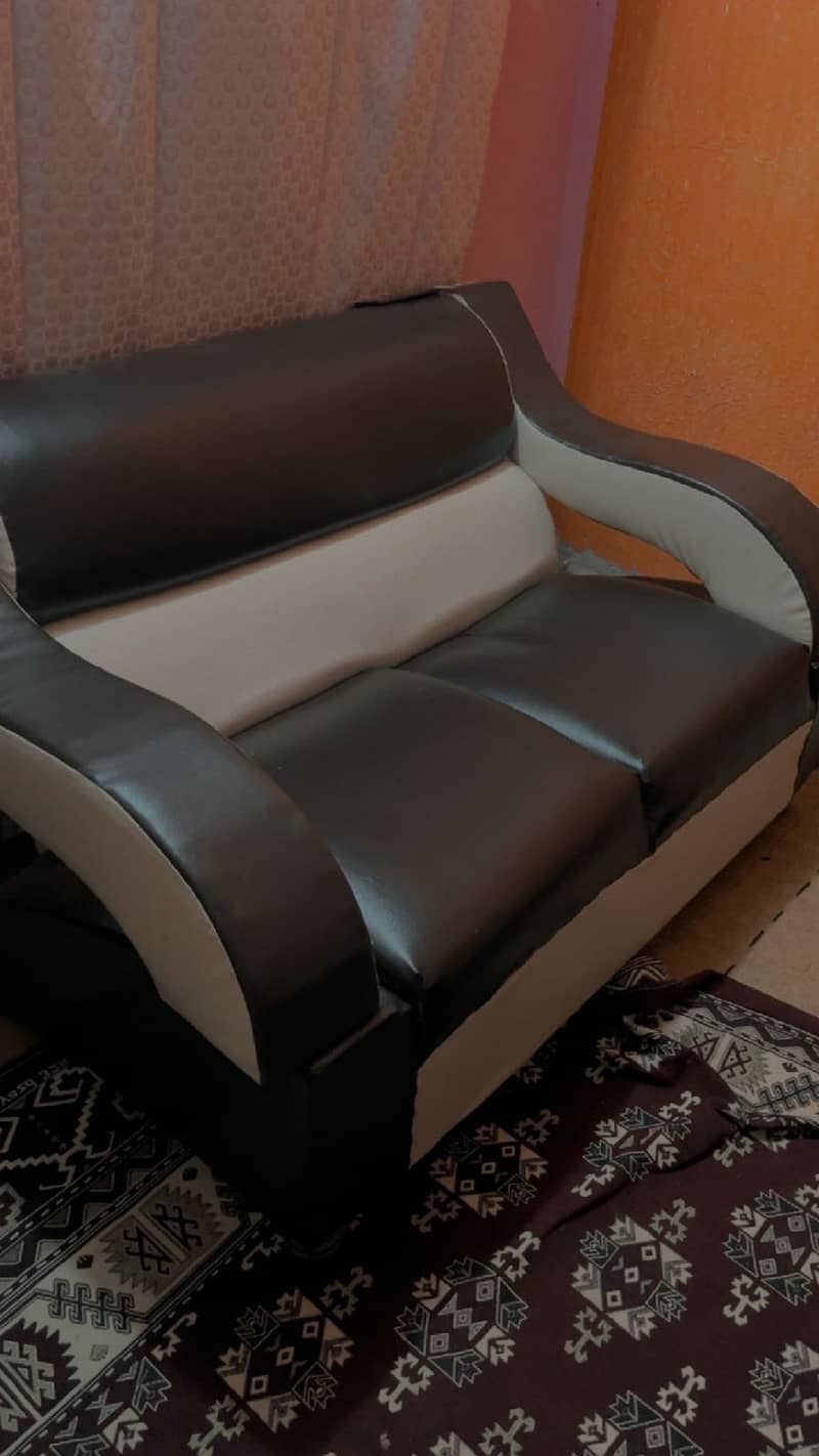 Black & Off-White Leather L-Shaped Sofa Set for Sale! 2