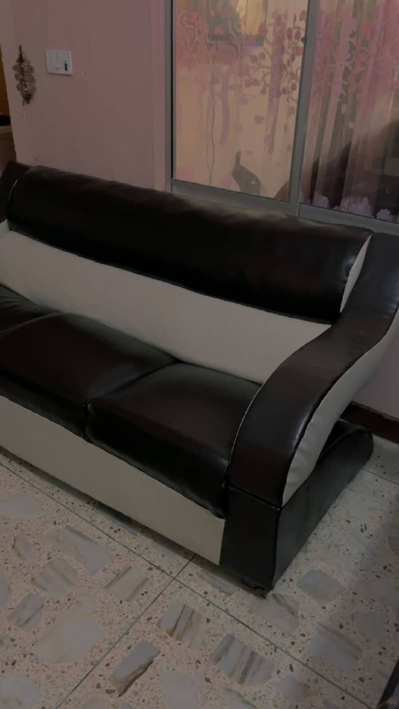 Black & Off-White Leather L-Shaped Sofa Set for Sale! 7