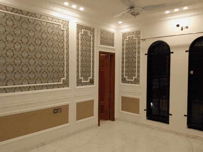 10 Marla Brand New Luxury Upper Portion Is Available For Rent In Awais Qarni BLOCK Bahria Town Lahore 17