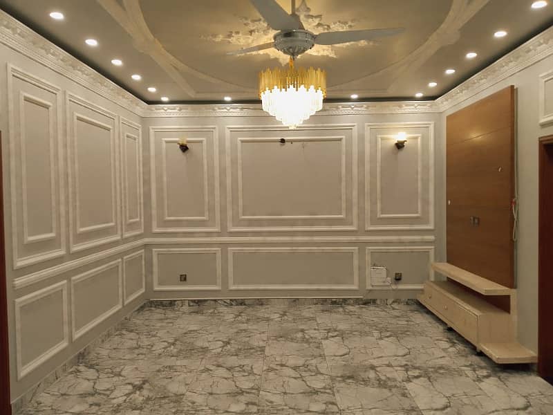 10 Marla Brand New Luxury Upper Portion Is Available For Rent In Awais Qarni BLOCK Bahria Town Lahore 18