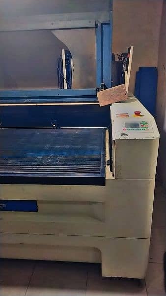 CNC laser cutting machine 13 90 2