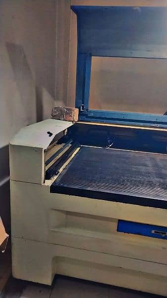 CNC laser cutting machine 13 90 3