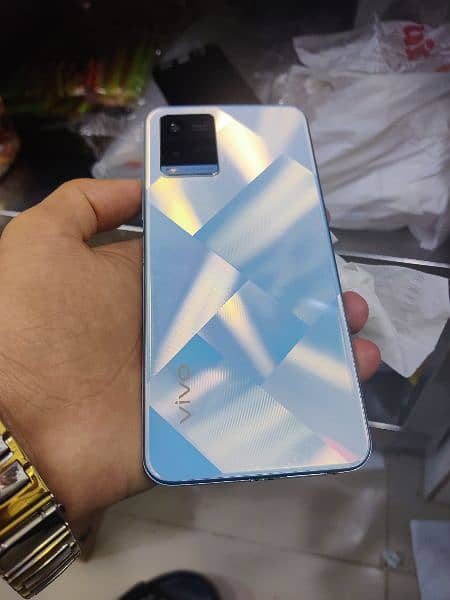 vivo y21  4,64  bhot achaa saaf mobl hay. All okei no falt 6