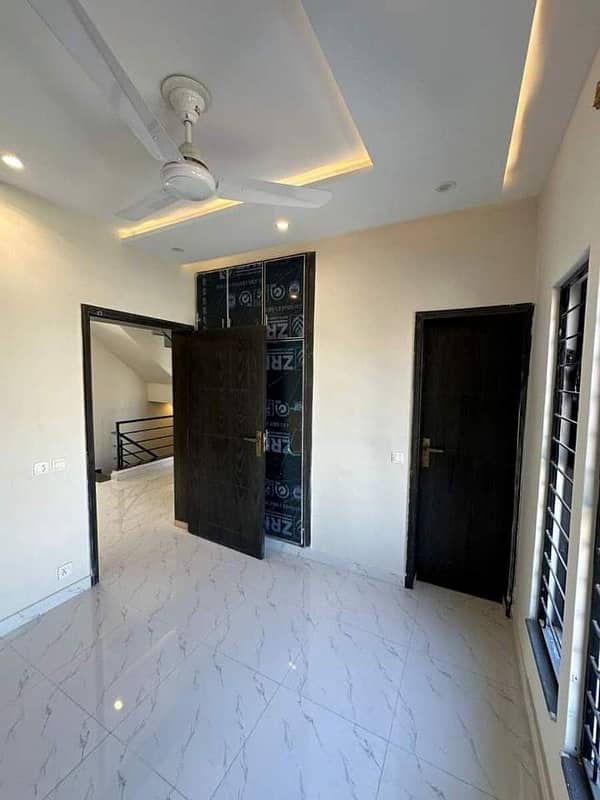 5 Marla Brand New House For Sale In Lake City - sector M-7B Lake City Lahore 3