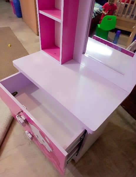 pink white kitty dressing table new condition 11