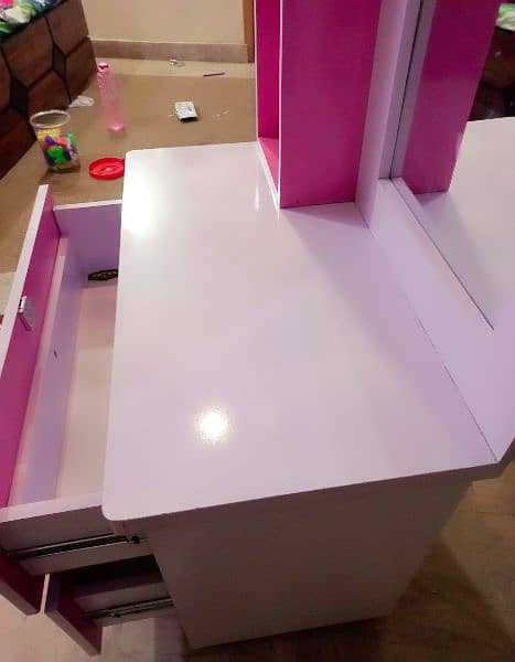 pink white kitty dressing table new condition 13
