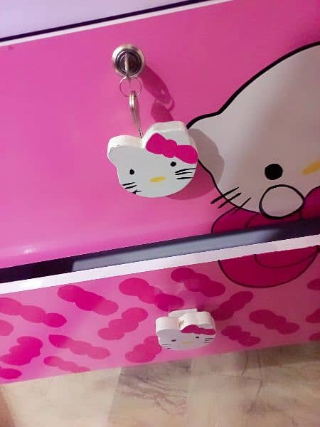 pink white kitty dressing table new condition 18