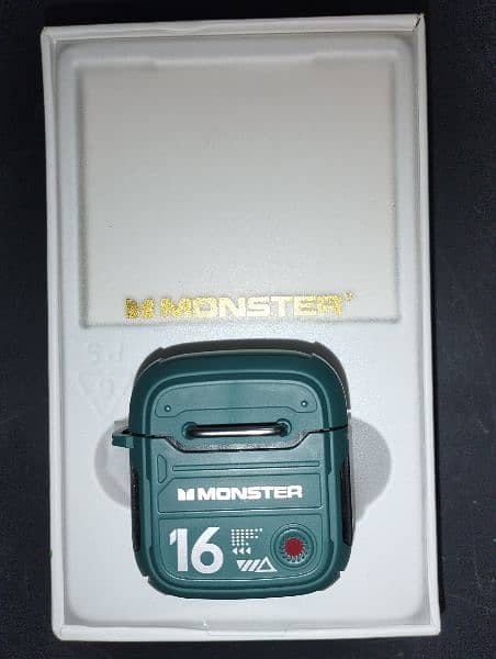 earbuds monster xt16 condition 10/10 New 6