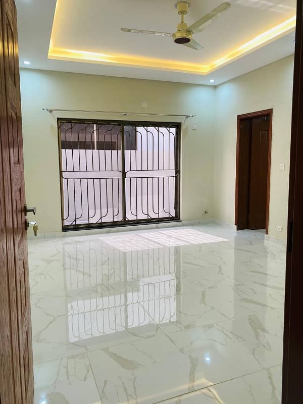 brand new ideol location 5 bedrooms brigadier house available urgent for sale 15