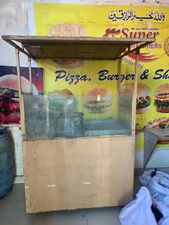 Fast food counter with hot plate