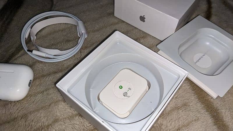 Apple Airpords pro 2nd generation 3