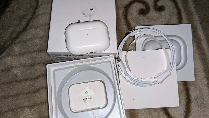 Apple Airpords pro 2nd generation 4