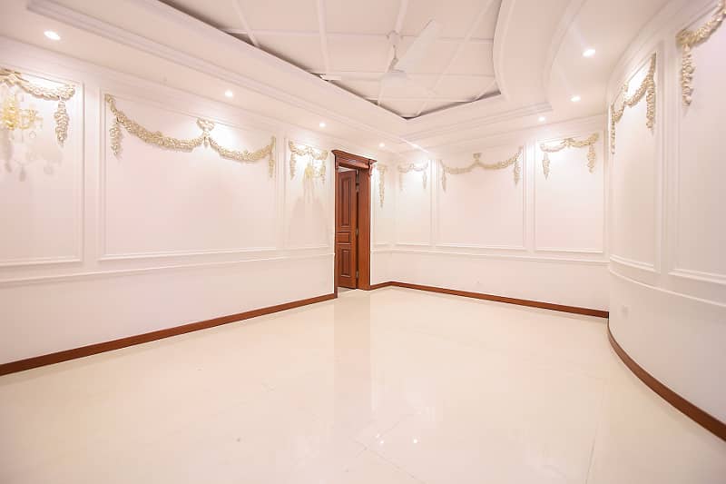 02 KANAL CORNER MOST BEAUTIFULL LUXURY LAVISH SPANISH DESIGN HOUSE FOR RENT IN DHA PHASE 3 TOP LOCATION 31