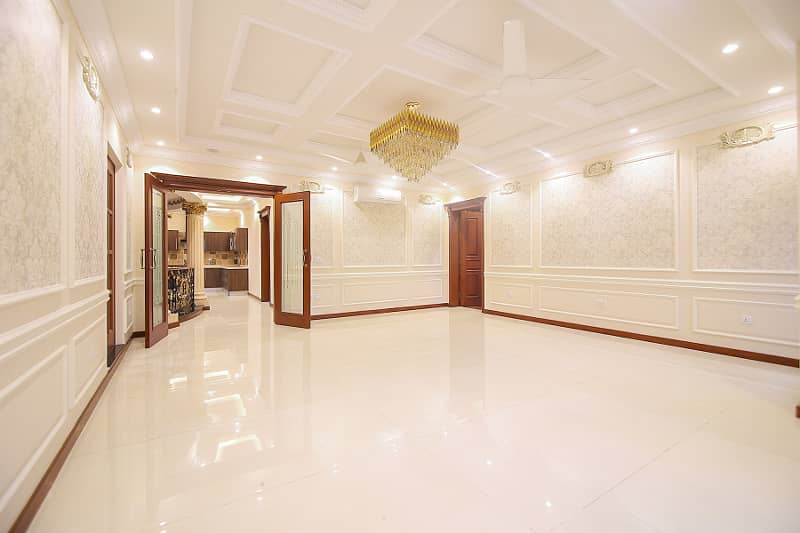 02 KANAL CORNER MOST BEAUTIFULL LUXURY LAVISH SPANISH DESIGN HOUSE FOR RENT IN DHA PHASE 3 TOP LOCATION 46