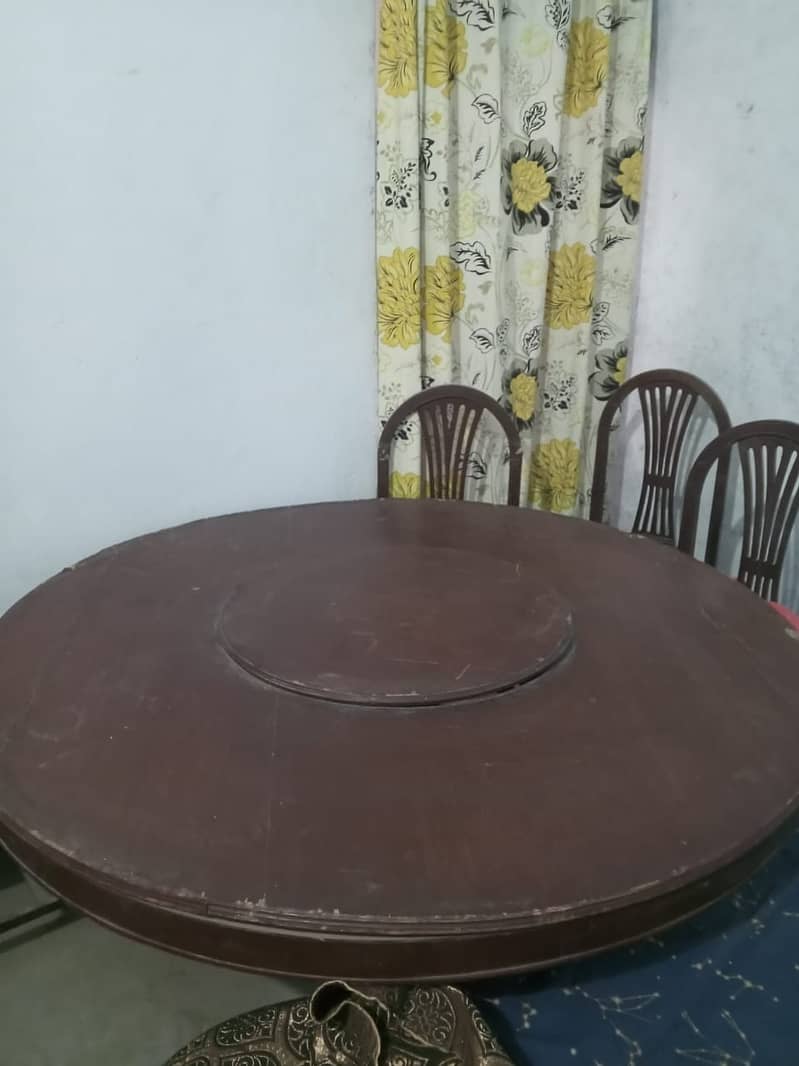 Dinning table, good quality wood, used, without chairs 1