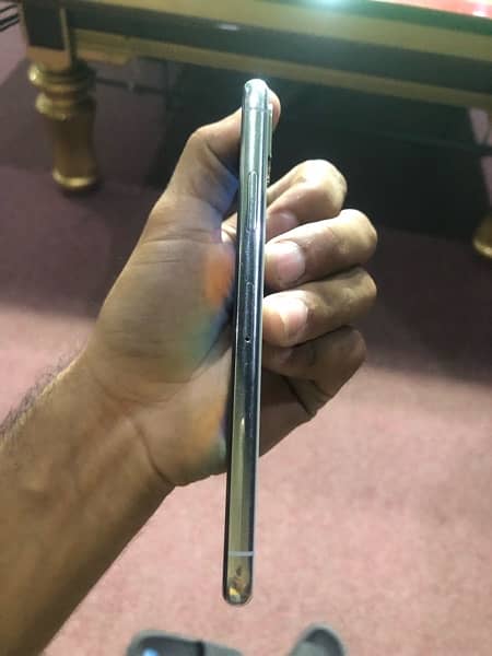 • iphone x 64gb ( pta approved) 5