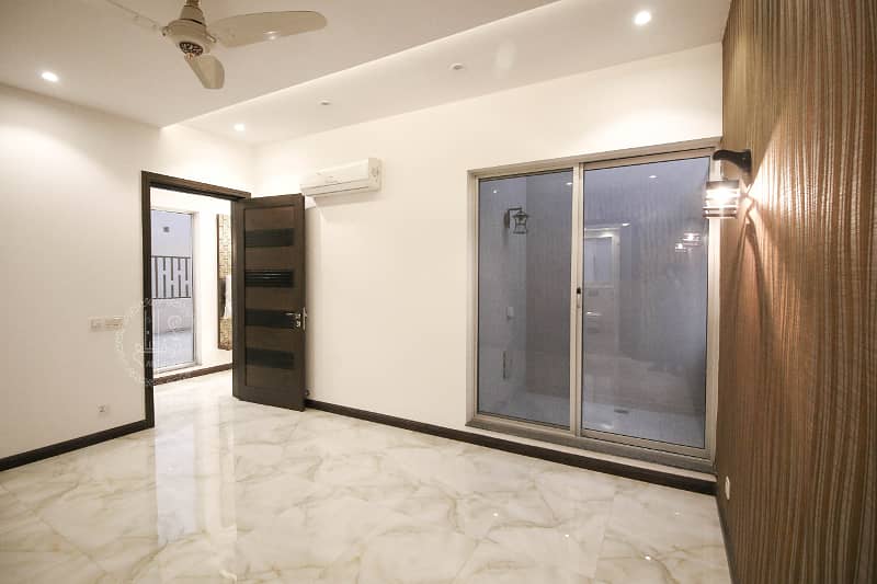 01 KANAL GLORIOUS & MAGNIFICENT HOUSE FOR RENT IN DHA PHASE 6 8