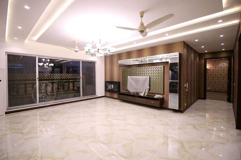 01 KANAL GLORIOUS & MAGNIFICENT HOUSE FOR RENT IN DHA PHASE 6 24