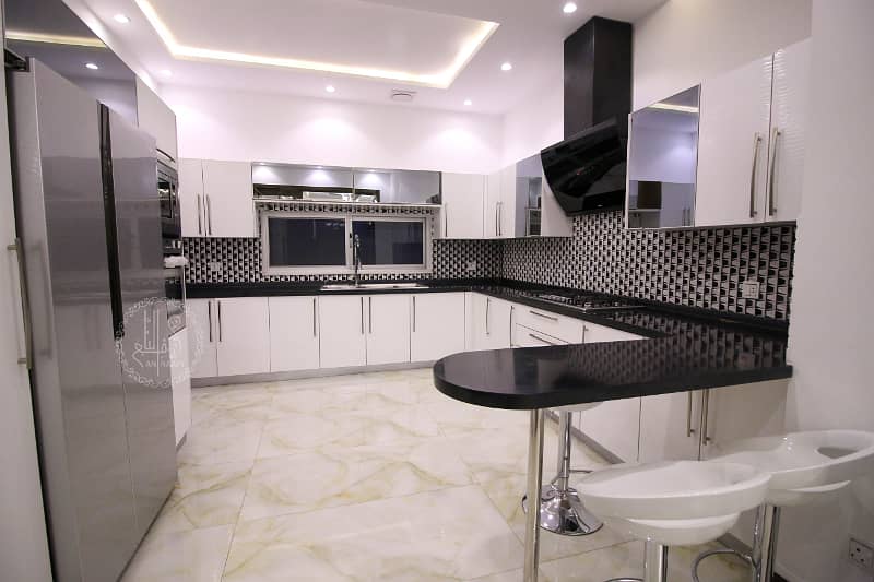 01 KANAL GLORIOUS & MAGNIFICENT HOUSE FOR RENT IN DHA PHASE 6 27
