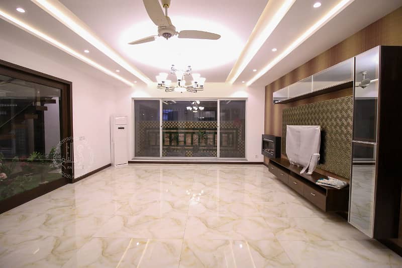 01 KANAL GLORIOUS & MAGNIFICENT HOUSE FOR RENT IN DHA PHASE 6 34