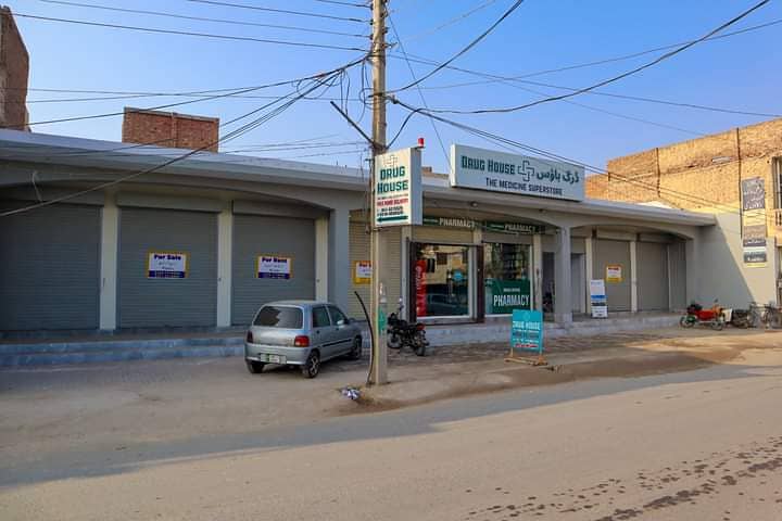 Shop For Rent At Madina Town Best For Salon, Mart, Agency, And Clinic 1