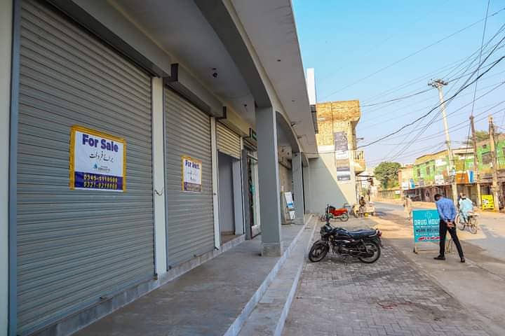 Shop For Rent At Madina Town Best For Salon, Mart, Agency, And Clinic 6