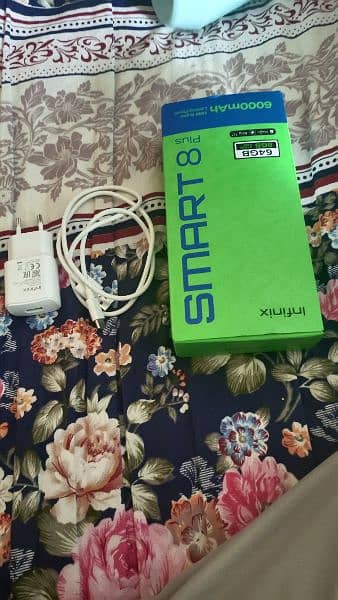 Infinix smart 8 plus 64/8 gb box packed 4