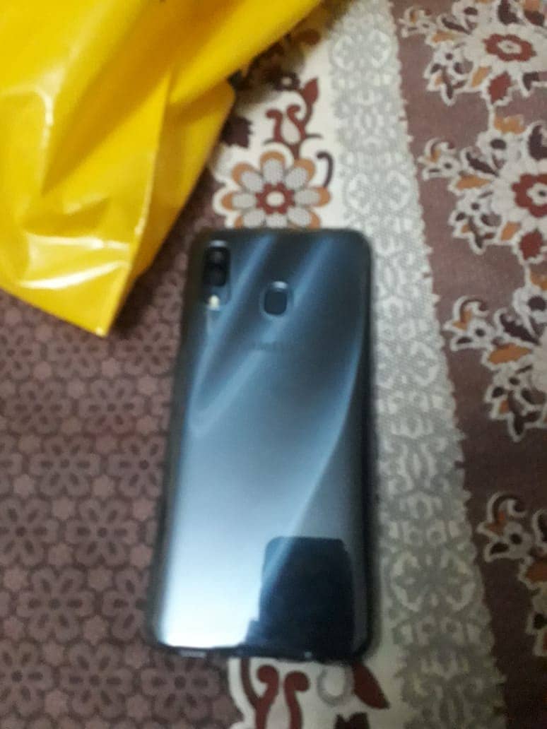 Samsung galaxy A30 with complete box 1