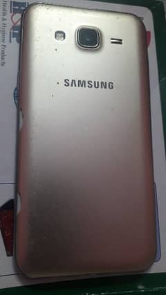 Samsung J5     8 GB