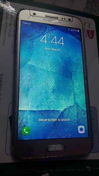 Samsung J5     8 GB 11