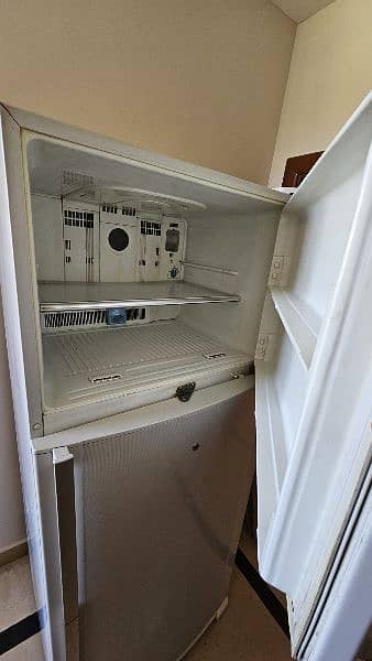 Dawlance Refrigerator & Freezer (No Frost) 3