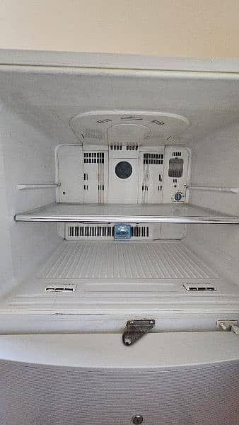 Dawlance Refrigerator & Freezer (No Frost) 4