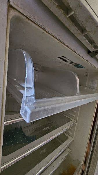 Dawlance Refrigerator & Freezer (No Frost) 6