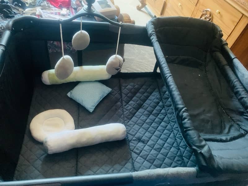 tinnies foldable cot 2